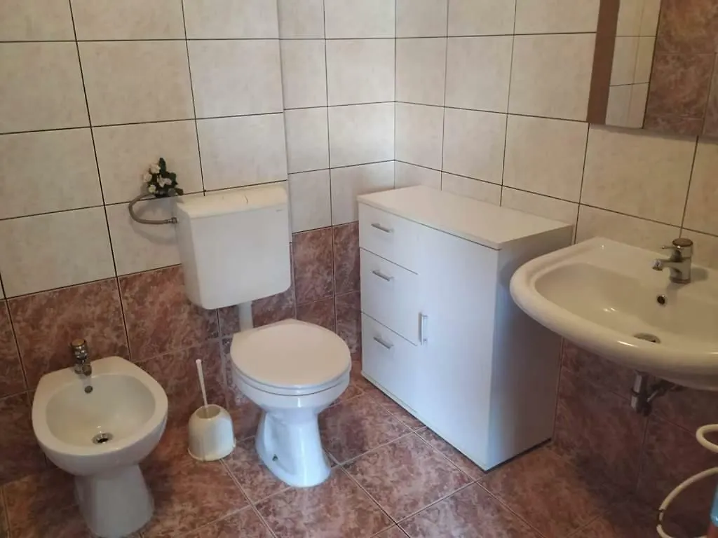 Apartmani Deleut Novi Vinodolski 0*,